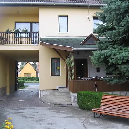 Hattyú Panzió 3*